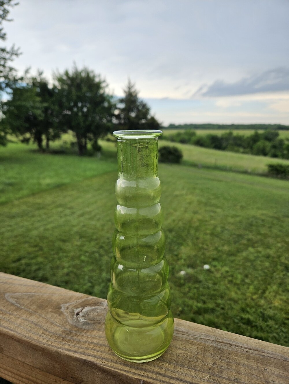 Vintage Green Beehive Bubble Glass Bud Vase - MCM Boho Ribbed Art Glass 8.5"
